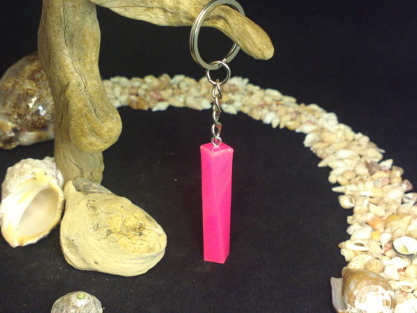 Twisted column – Glow in the Dark Pink