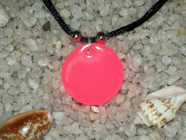 Round Pendant – Pink Glow in the Dark