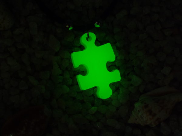 Puzzle Pendant – Green Glow in the Dark