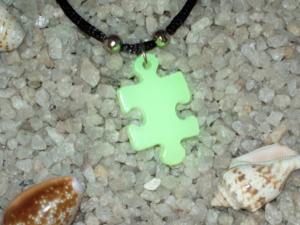 Puzzle Pendant – Green Glow in the Dark