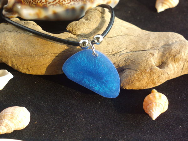 Coffee-bean Pendant – Bright Blue