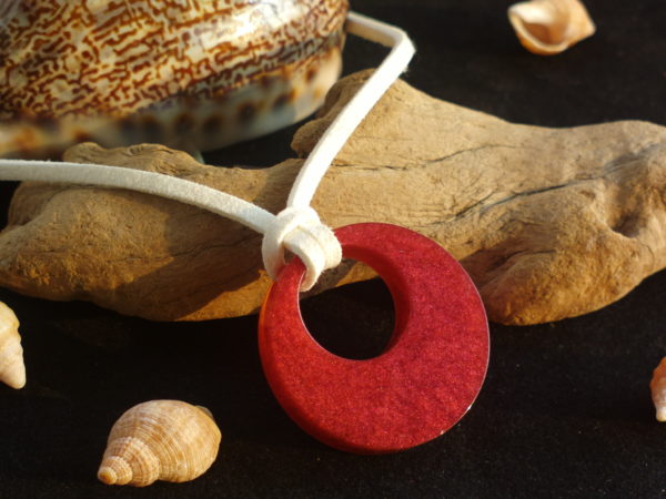 Off-center Round Pendant – Russet Red