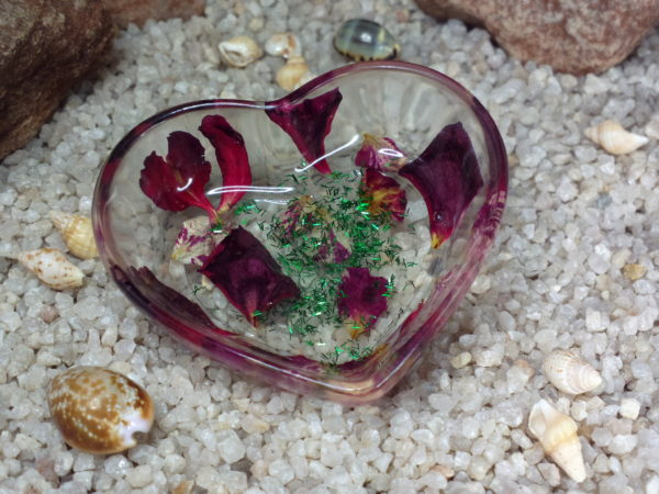 Heart Trinket Bowl – Real Flower petals
