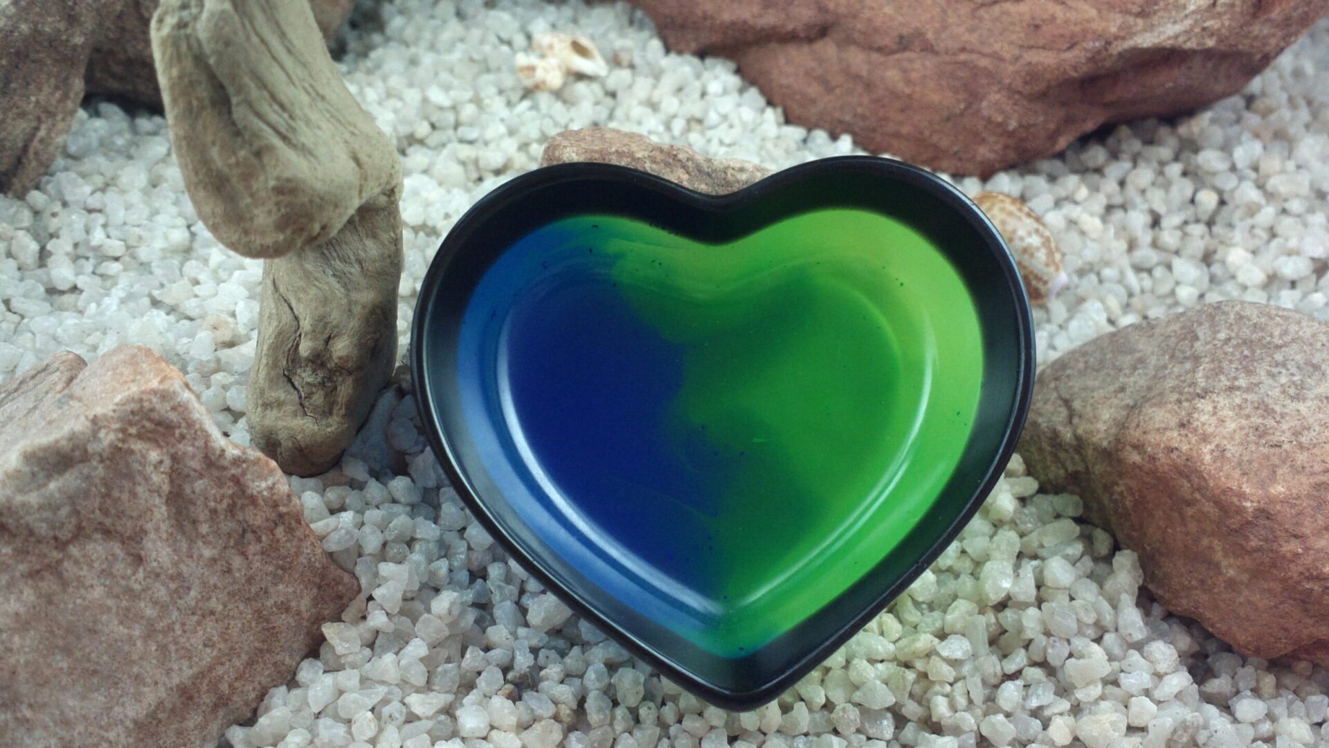 Heart Trinket Bowl – Neon Blue & Green