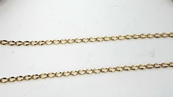 Curb Chain Necklace (Gold)